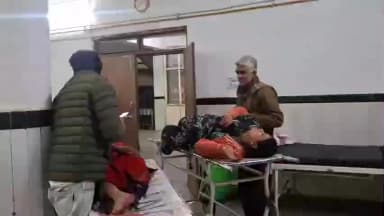 छतरपुर नगर: तेज रफ्तार कार ने ई-रिक्शा को टक्कर मारी, 5 घायल; चालक फरार, 2 गंभीर रूप से घायल अस्पताल में भर्ती