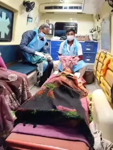 મુળી: ગઢડા ગામની વાડી વિસ્તારમાં મહિલાની 108 એમ્બ્યુલન્સમાં સુરક્ષિત ડિલિવરી કરાવવામાં આવી