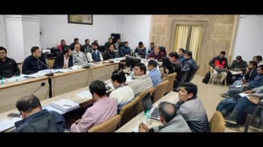 शिवपुरी नगर: जिला स्वास्थ्य समिति की बैठक संपन्न, कलेक्टर 8 दिन बाद फिर करेंगे समीक्षा