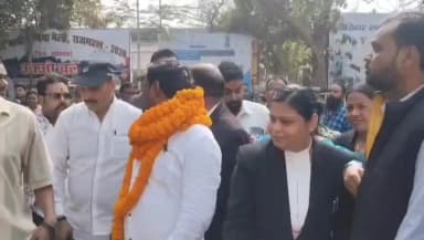 देवघर: देवघर नगर निगम और मधुपुर नगर परिषद में आज नाम निर्देशन से संबंधित जानकारी