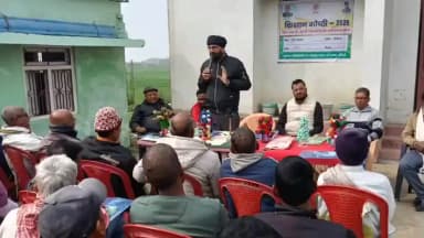 केसरिया: केसरिया प्रखंड क्षेत्र के ढेकहां गांव में शनिवार को आयोजित की गई किसान गोष्ठी