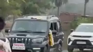 धरियावद: MLA थावरचन्द डामोर ने विधायक मद से निर्मित राजकीय उच्च माध्यमिक विद्यालय मांडवी में टीनशेड का किया लोकार्पण