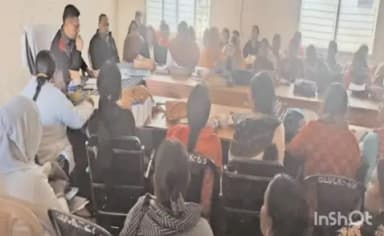 चांदवा: प्रखंड सह अंचल कार्यालय चंदवा में बीएलओ, पर्यवेक्षक और बीएलओ की बैठक संपन्न