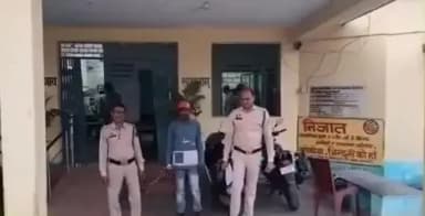 अभनपुर: गोबरा नवापारा थाना क्षेत्र में शांति भंग करने वाले आरोपी को पुलिस ने किया गिरफ्तार, की गई प्रतिबंधात्मक कार्रवाई
