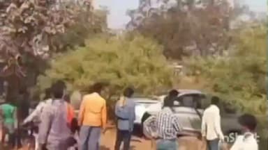 धमधा: धमधा में अनियंत्रित कार गड्ढे में गिरी, 4 लोग हुए घायल