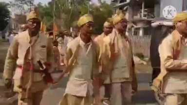 তিতাবৰ: ৰাজ্যৰ ভিন্ন প্ৰান্তৰ লগতে তিতাবৰৰ জালুকনিবাৰীতো উলহ মালহেৰে মে-ডাম-মে-ফি উদযাপন