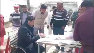 ज़मानिया: गाजीपुर में जिला निर्वाचन अधिकारी अविनाश कुमार ने विधानसभा क्षेत्र 375-सदर के विभिन्न मतदेय स्थलों का किया निरीक्षण