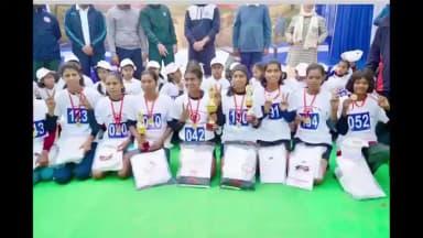 जिला स्तरीय मिनी मैराथन-2026 का सफल आयोजन, विजेताओं को मेडल से सम्मानित किया जिलाधिकारी ने