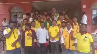 ಸಿಂಧನೂರು: ಗೋಮರ್ಸಿ ಗ್ರಾಮದಲ್ಲಿ ಅಕ್ರಮ ಮಧ್ಯ ಮಾರಾಟ ನಿಷೇಧಕ್ಕೆ ಒತ್ತಾಯಿಸಿ ಪ್ರತಿಭಟನೆ