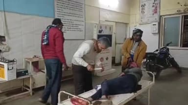 बीना: ग्राम खिमलासा नर्सरी के पास सड़क दुर्घटना में बाइक सवार घायल, 112 की मदद से सिविल अस्पताल में भर्ती