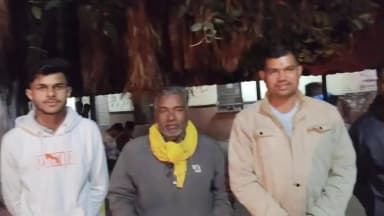 ग्राम-सोसारखेड़ा निवासी जसमन सिंह ठाकुर RPF द्वारा अपने पिताजी स्व.भोलाराम ठाकुर की तृतीय पुण्यतिथि पर यहां'कराए गए भोजन