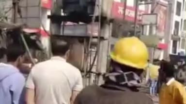 রঘুনাথগঞ্জ ২: রঘুনাথগঞ্জের ট্রান্সফরমারে ভয়াবহ আগুন, ঘটনাস্থলে দমকলে একটি ইঞ্জিন