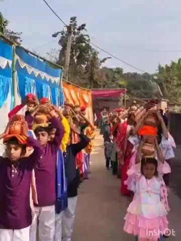 चतरा: कामता गांव में संत शिरोमणि रैदास जयंती पर बाजे-गाजे के साथ निकली कलश यात्रा