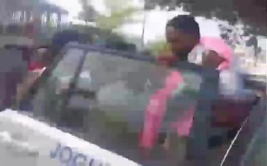 గద్వాల్: BRS నేతలను అరెస్ట్ చేసిన పోలీస్ అధికారులు