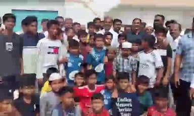 గద్వాల్: చిన్నారులతో సెల్ఫీలు దిగిన ఎమ్మెల్యే బండ్ల కృష్ణ మోహన్ రెడ్డి