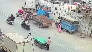 ચોરાસી: અલથાનમા મહિલા પર ટ્રેકટર ફરી વળ્યું, CCTV: રિવર્સમાં લેતી સમયે રૂંવાડા ઉભા કરી દેતો અકસ્માત સર્જાયો. પોલીસે તપાસ શરૂ.