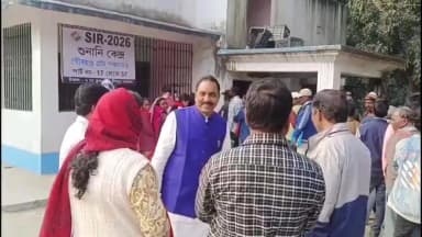 চাঁচল ২: এসআইআর শুনানিতে চরম দুর্ভোগ সাধারণ মানুষের, কেন্দ্র পরিদর্শনে মালদা জেলা তৃণমূল সভাপতি