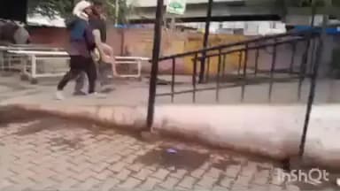 हाथरस: गोहाना चौकी के पास निर्माणाधीन मकान पर काम करते समय लेटर के नीचे दबने से मजदूर गंभीर घायल, जिला अस्पताल में उपचार जारी