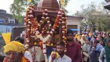 शाढ़ौरा: शाढ़ौरा में संत रविदास जयंती पर निकली भव्य शोभायात्रा, जगह-जगह पुष्प वर्षा से हुआ स्वागत