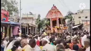 ஈரோடு: ஈரோட்டில் தைப்பூசத் திருவிழா கோலாகலமாக நடைபெற்றது பக்தி பெருக்கோடு கொங்காலம்மன் கோவிலின் தேரோட்டம் வடம் பிடித்து இழுக்கப்பட்டது