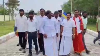 திண்டிவனம்: தமிழக முன்னாள் முதல்வர் மறைந்த ஓமந்தூர் ராமசாமி அவர்களின் 131-வது பிறந்தநாளை முன்னிட்டு ஓமந்தூர் பகுதியில் அமைந்துள்ள திருவுருவ சிலைக்கு பாமக சட்டம