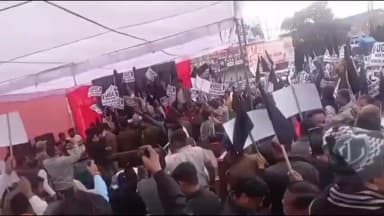 शिवपुरी नगर: सवर्णों के भारत बंद का व्यापक असर, भाजपा के बजट कार्यक्रम में घुसे आंदोलनकारी