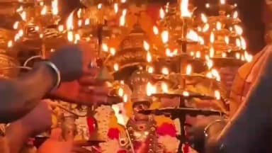 மாம்பலம்: வடபழனி ஆண்டவர் கோயில் குவிந்த பக்தர்கள் - ராஜ அலங்காரத்தில் தரிசனம் தந்த முருக பெருமான் - விண்ணை பிளந்த அரோகரா கோஷம்