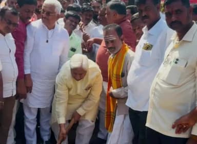 ಸವಣೂರು: ಪಟ್ಟಣದಲ್ಲಿರುವ ಸವಣೂರ ನವಾಬರ ಅರಮನೆಯ ಜೀರ್ಣೋದ್ಧಾರ ಕಾಮಗಾರಿಗೆ ಸಚಿವ ಹೆಚ್ ಕೆ ಪಾಟೀಲ್ ಚಾಲನೆ