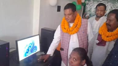 खूंटी: अनिगड़ा में मुफ्त कोचिंग और कंप्यूटर प्रशिक्षण केंद्र का हुआ उद्घाटन