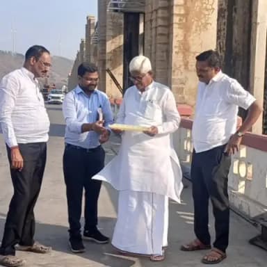 ಸಿಂಧನೂರು: ತುಂಗಾಭದ್ರ ಜಲಾಶಯಕ್ಕೆ ಶಾಸಕ ಹಂಪನಗೌಡ ಬಾದರ್ಲಿ ಬೇಟಿ ನೀಡಿ ಗೇಟ್ ಅಳವಡಿಕೆ ಕಾಮಗಾರಿಯನ್ನು ವೀಕ್ಷಿಸಿದರು