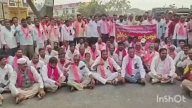 రాయపర్తి: రాయపర్తి మండల కేంద్రంలో టిఆర్ఎస్ పార్టీ ఆధ్వర్యంలో నిరసన పాల్గొన్న మాజీ మంత్రి