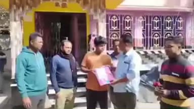 হাড়োয়া: গোপালপুরে মাধ্যমিক পরীক্ষার্থীদের হাতে পরীক্ষা সামগ্ৰী প্রদান তৃণমূলের