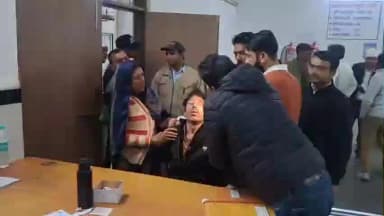 छतरपुर नगर: शराब के नशे में युवक ने ईंट से किया हमला, युवक गंभीर रूप से घायल, ज़िला अस्पताल में भर्ती