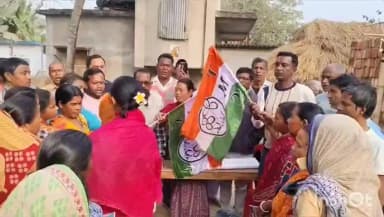 কুশমুণ্ডী: কুশমন্ডিতে বিজেপিতে বড়সড় ধস জালালপুরে ২৭টি পরিবারের তৃণমূলে যোগদান