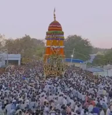 ಹಗರಿಬೊಮ್ಮನಹಳ್ಳಿ: ಹೊಸಕೇರಿ ಗ್ರಾಮದಲ್ಲಿ ವಿಜೃಂಭಣೆಯಿಂದ ಜರುಗಿದ ಶ್ರೀ ವೀರಭದ್ರೇಶ್ವರ ಸ್ವಾಮಿಯ ರಥೋತ್ಸವ