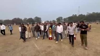 अलीराजपुर: शहर के फतेह स्पोर्ट्स क्लब में पटेल ट्रॉफी सीजन 5 का भव्य समापन, दर्शकों के बीच रोमांचक फाइनल मैच