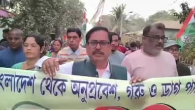 হবিবপুর: BJP-র মদতে বাংলাদেশ থেকে অনুপ্রবেশ, গরু ও ড্রাগ পাচারের অভিযোগে হবিবপুর ব্লক তৃণমূল কংগ্রেসের প্রতিবাদ মিছিল ও সমাবেশ