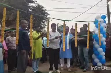 উদয়নারায়ণপুর: উত্তর মানশ্রী হাজরা পাড়া এলাকায় প্রাথমিক বিদ্যালয়ের উদ্বোধন অনুষ্ঠানে উপস্থিত বিধায়ক