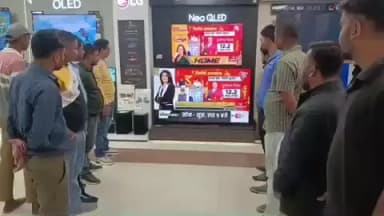 अलौली: एमजी मार्ग में दिन भर रही भीड़, लोग केंद्रीय बजट पर कर रहे थे चर्चा