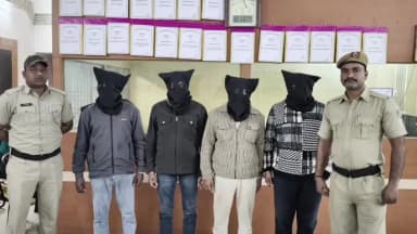 ରାଉରକେଲା ମ୍ୟୁନିସିପାଲଟି: ବିଶ୍ରା ଥାନା ଅଞ୍ଚଳରେ ପୋଲିସ୍ ର ବଡ ଧରଣର ଚଢାଉ ଘଟଣା, ୪ ଗିରଫ