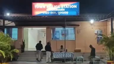 ସୁନ୍ଦରଗଡ ସହର: ଟାଉନ ପୋଲିସ ଦ୍ବାରା ବ୍ୟାଙ୍କ ଛକ, ଶଙ୍କରା , ରାଣୀ ବଗିଚା ଓ ଲୁହୁରା ଢିପା ଅଞ୍ଚଳରୁ 30ଟି ନମ୍ୱର ଟ୍ୟାମ୍ପରିଂ ଗାଡ଼ି ଜବତ