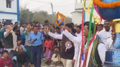 কেতুগ্রাম ১: কেতুগ্রামে ফুটবলের ফাইনালে খেলোয়াড়দের উৎসাহিত করতে মাঠে বিধায়ক ও জেলা পরিষদের সভাধিপতি