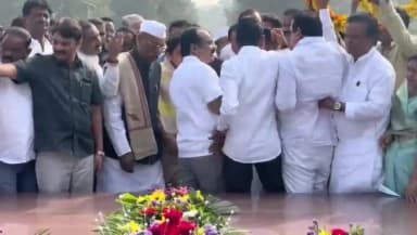 कराड: राज्याचे उपमुख्यमंत्री श्रीमती सुनेत्रा पवार यांनी स्व. यशवंतराव चव्हाण यांना केले अभिवादन