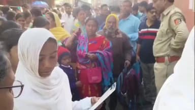 হলদিয়া: মাধ্যমিক পরীক্ষার্থীদের শুভেচ্ছা জানাতে হলদিয়া হাই স্কুলে উপস্থিত হলদিয়ার SDPO