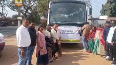 टाटीझरिया: टाटीझरिया चौक से प्रखंड के जनप्रतिनिधि छत्तीसगढ़ रवाना, पंचायती राज की बारीकियां सीखेंगे