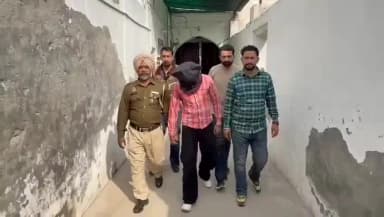 ਬਠਿੰਡਾ: ਪਿੰਡ ਸੰਗਤ ਕਲਾ ਵਿਖੇ ਇੱਕ ਵਿਅਕਤੀ ਨੂੰ ਪੁਲਸ ਨੇ ਗਿਰਫ਼ਤਾਰ ਕੀਤਾ 2 ਨਜਾਇਜ ਪਿਸਟਲ ਬਰਾਮਦ