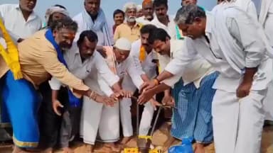 ఎమ్మిగనూరు: ఎమ్మిగనూరు : గోనెగండ్లలో పంటలు ఎండిపోతున్న నేపథ్యంలో పులికనుమ నుంచి 15 క్యూసెక్కుల నుంచి నీరు విడుదల చేసిన TDP నాయకులు