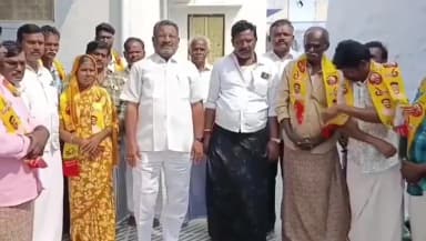 మంత్రాలయం: మంత్రాలయం : పెద్ద కడుబూరు లో వైసీపీకి షాక్, వైసీపీ నుంచి టిడిపి పార్టీలోకి చేరిన కుటుంబాలు : టిడిపి రమాకాంత్ రెడ్డి