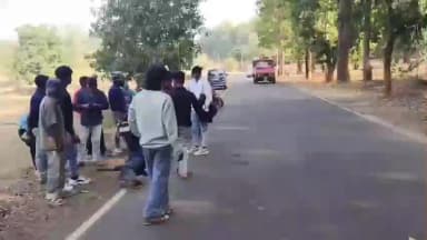 ଫୁଲବାଣୀ ସହର: ବରେବଟା ଠାରେ ସଡକ ଦୁର୍ଘଟଣା ପଡିଥିବା ଗୁରୁତର ଙ୍କୁ ଫିରିଙ୍ଗିଆ ର ସାମ୍ବାଦିକ ମାନେ କରିଛନ୍ତି