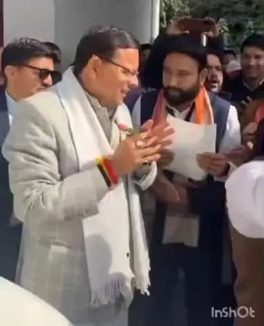 चकराता: जौनसार बाबर के भूठ गांव में तीन राजमिस्त्रियों की संदिग्ध मौत के मामले में कार्यवाही न होने पर सीएम को ज्ञापन सौंपा गया